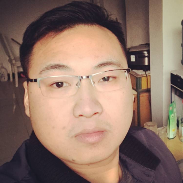 体贴打煎蛋的照片