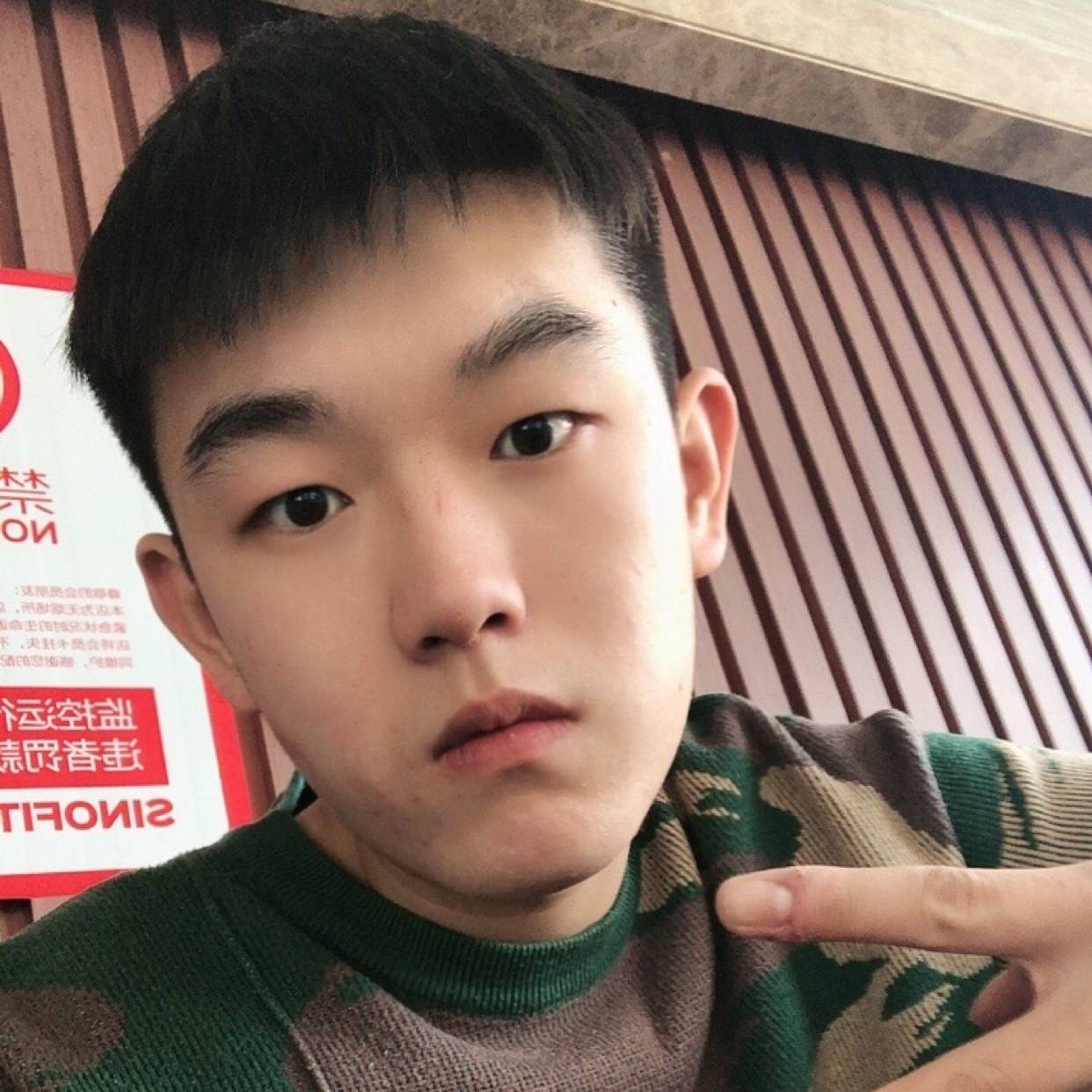 寻找富婆的浩子的照片