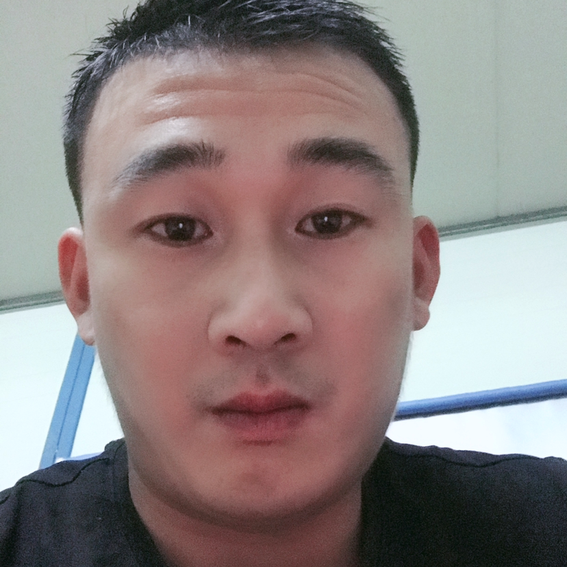 开放吃醋睫毛膏的照片