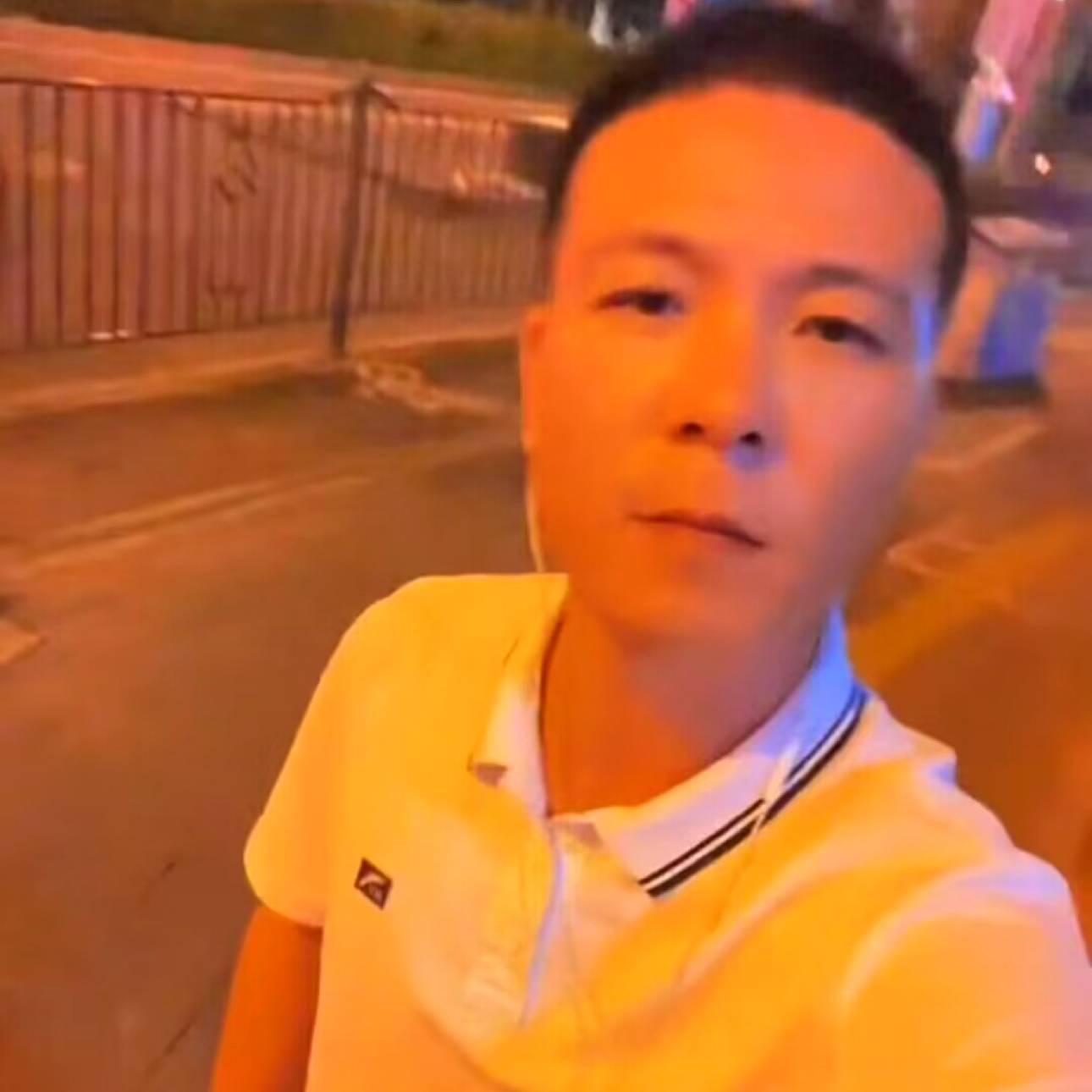 邮一颗草莓的照片