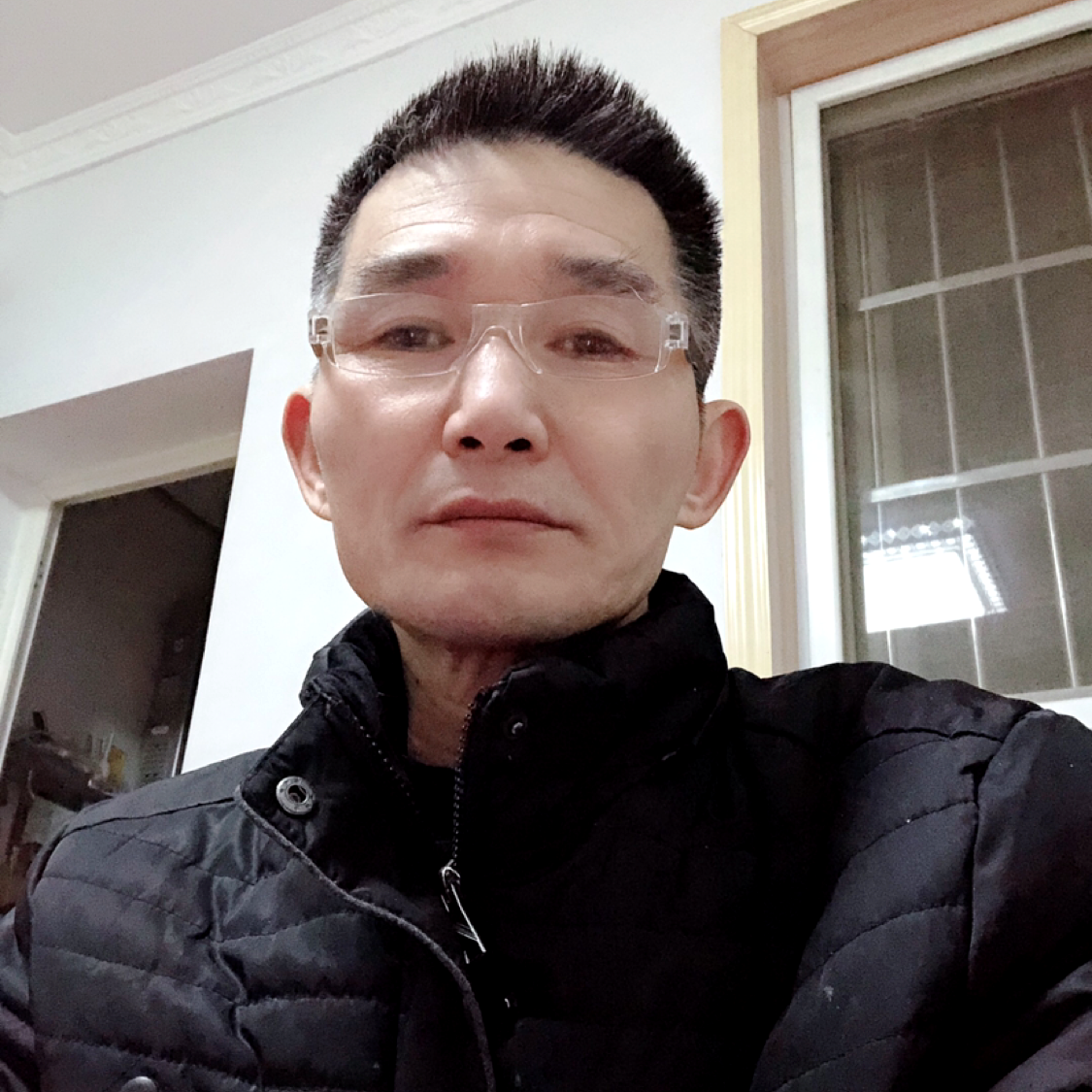 干净那红牛的照片