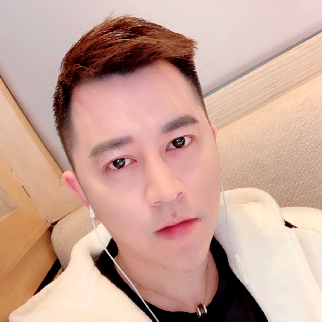乐曲挽手虚幻的照片