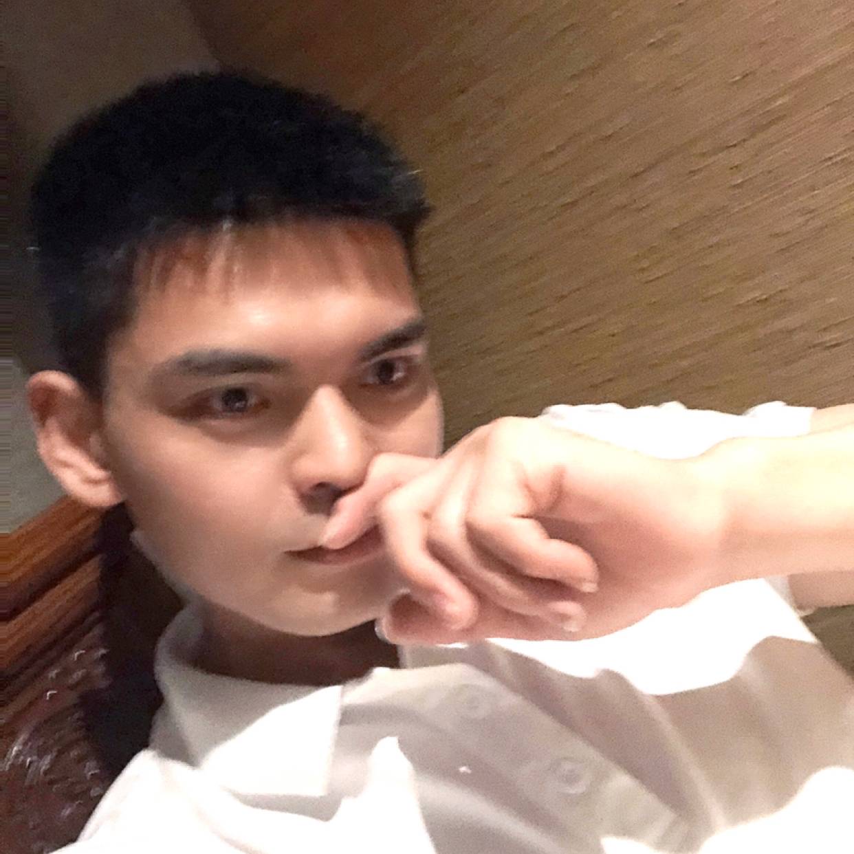 脑瓜有点疼的照片