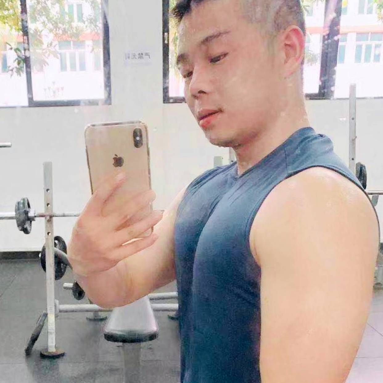 陌颜漫步体贴的照片