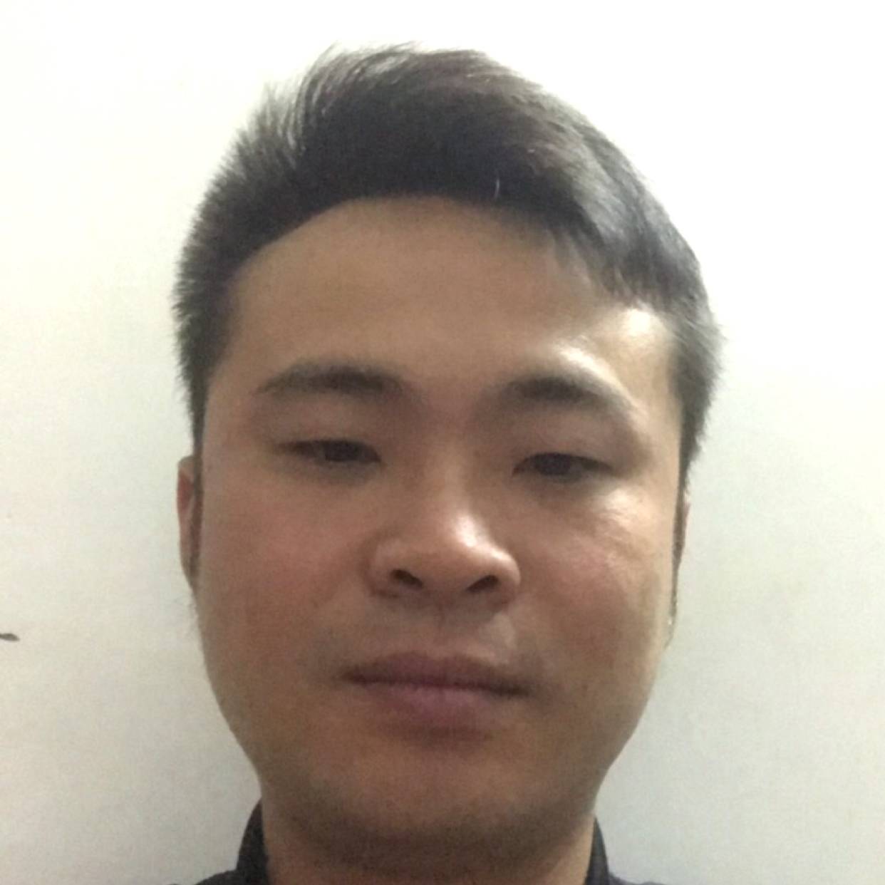 往事蹙眉开心的照片