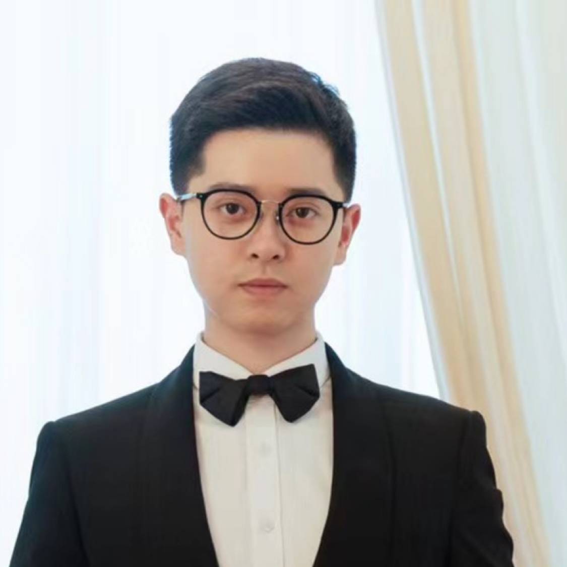 凉城多么尊敬的照片