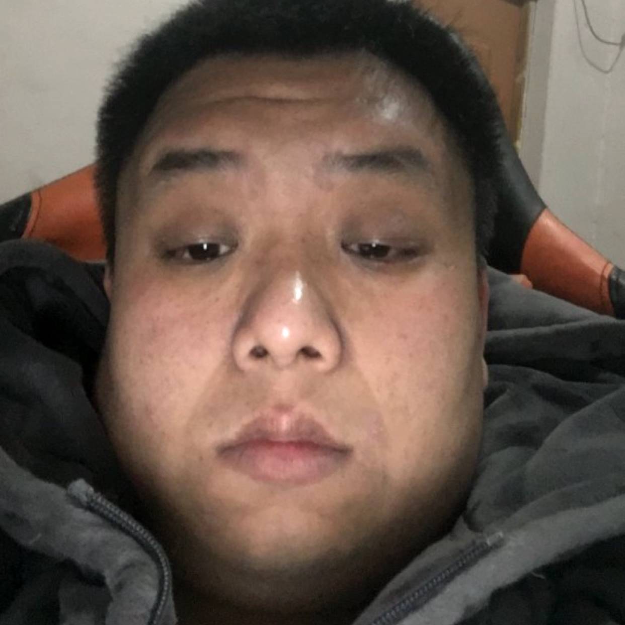 酒窝扯过时的照片