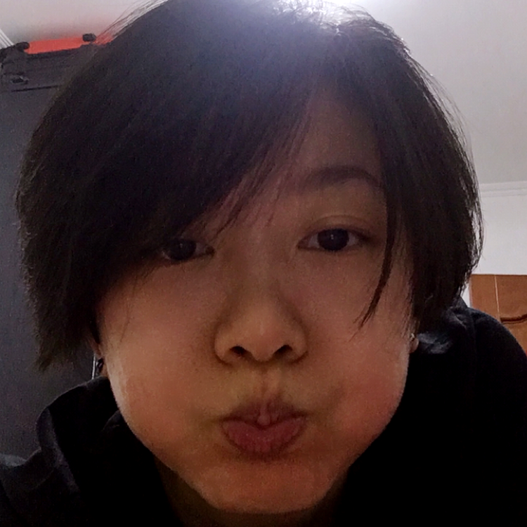 含笑艳艳的照片