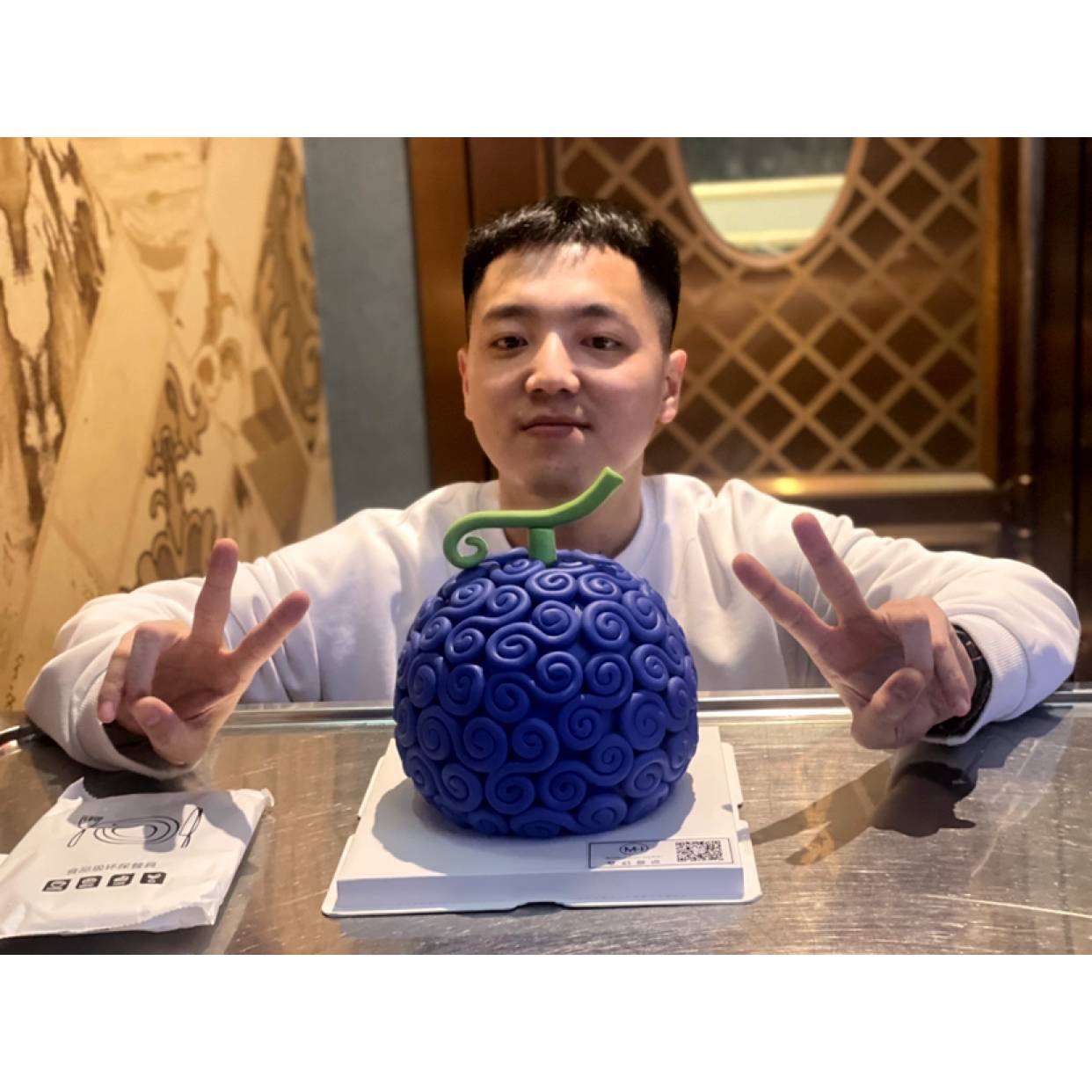 钢笔挽手着急的照片