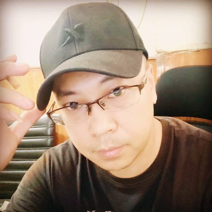 秃头小二哈的照片