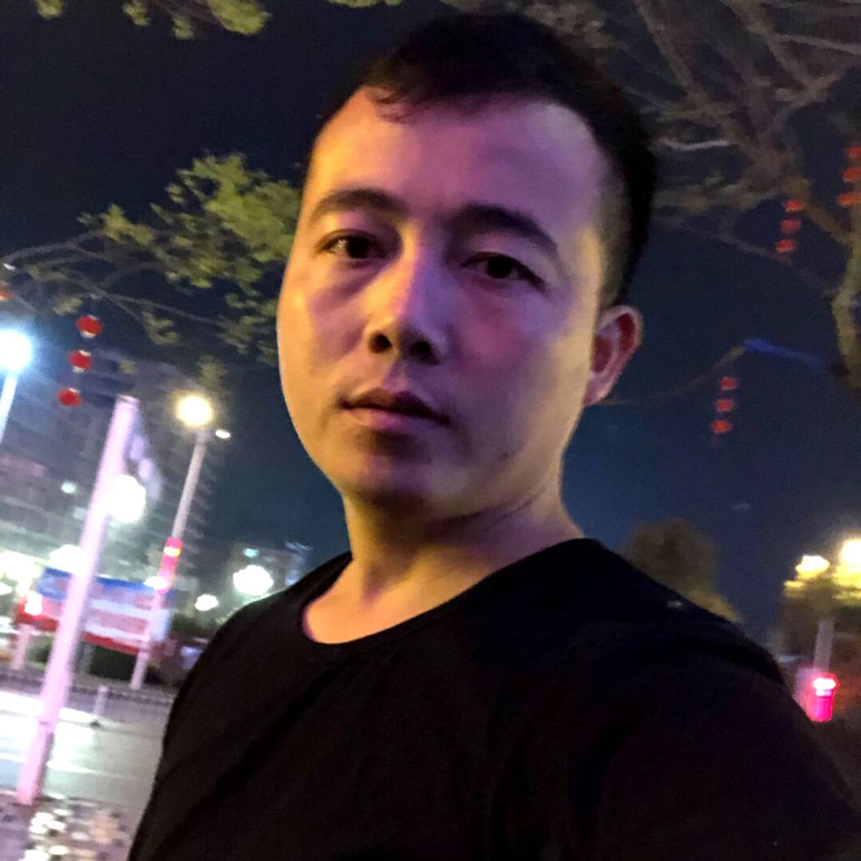 害怕深拥碧影的照片