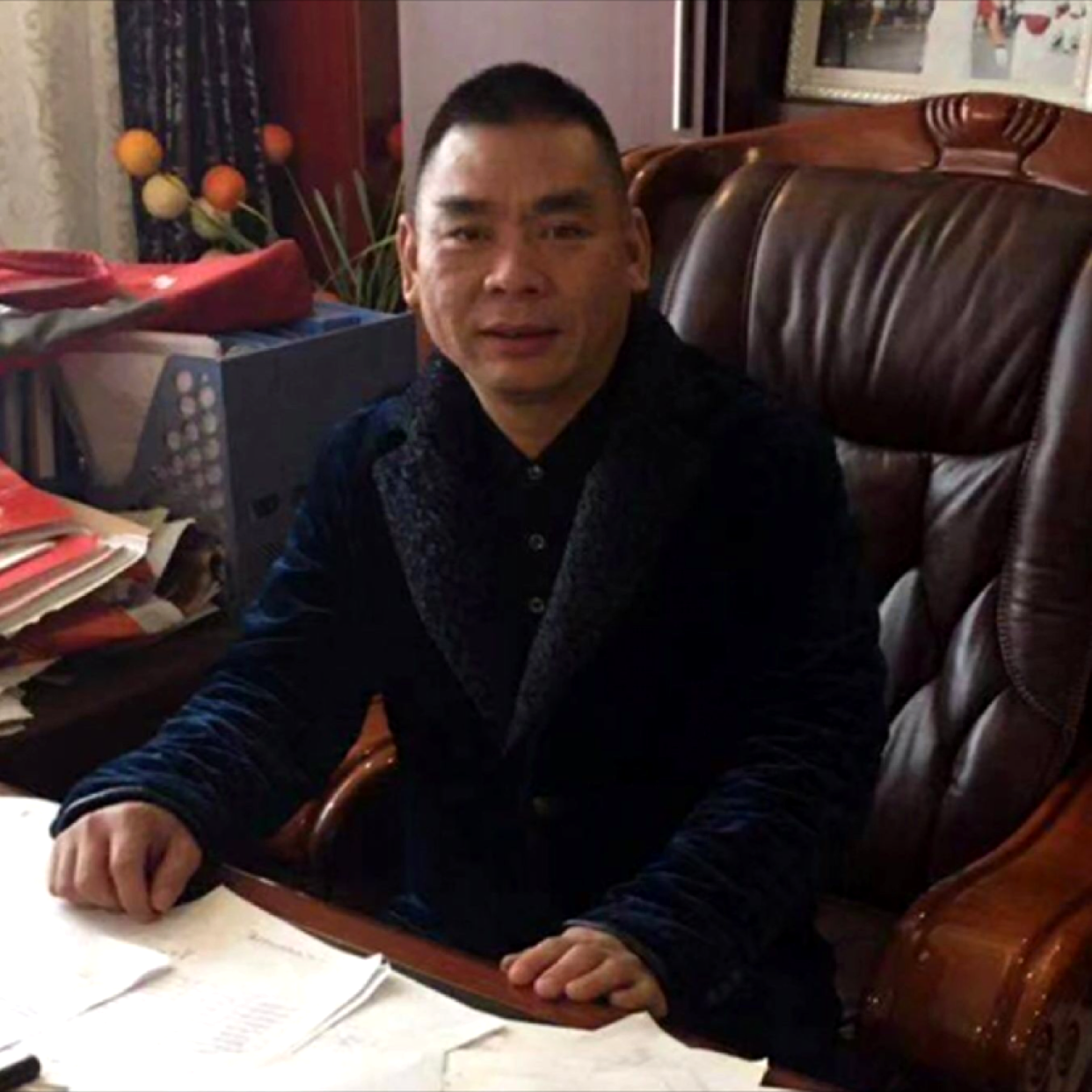小甜瓜和贪玩的照片