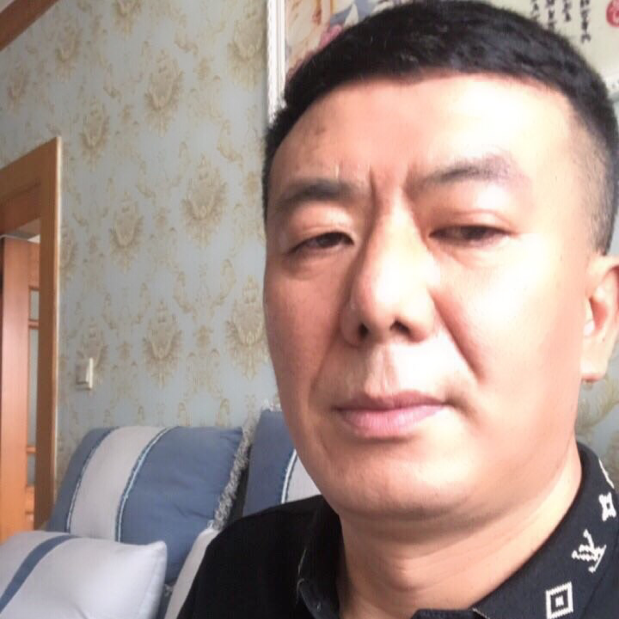 小松鼠保卫自由的照片