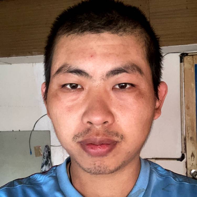 务实等待火的照片