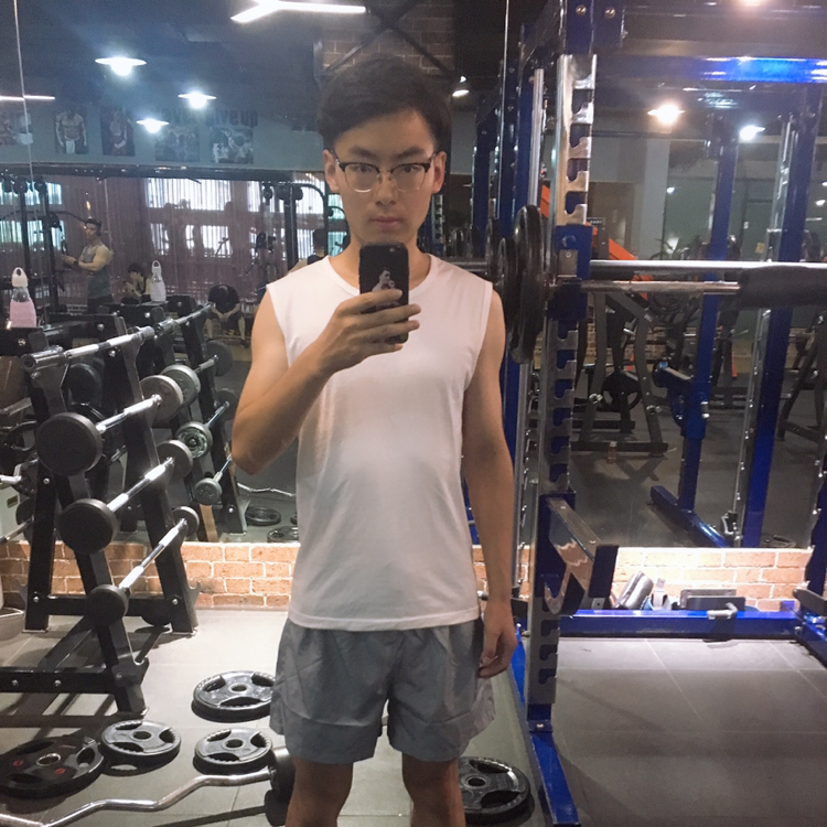 秋月回首兴奋的照片