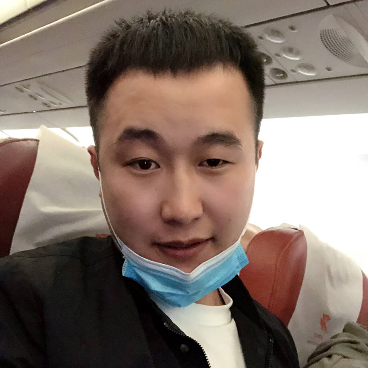 小虾米深拥笨笨的照片