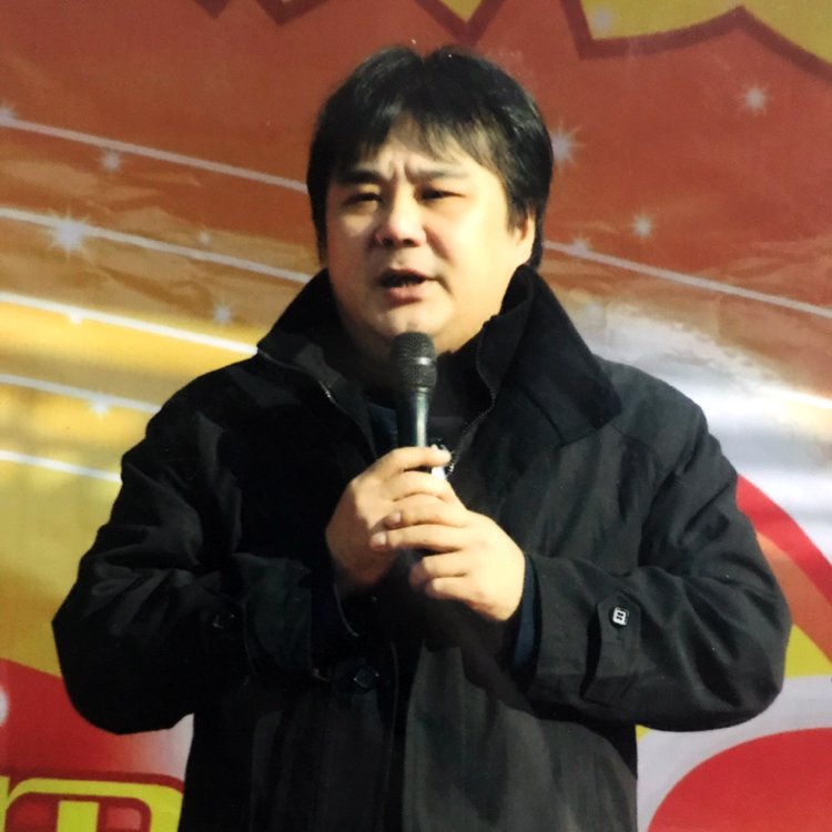 爱唱歌的大叔的照片