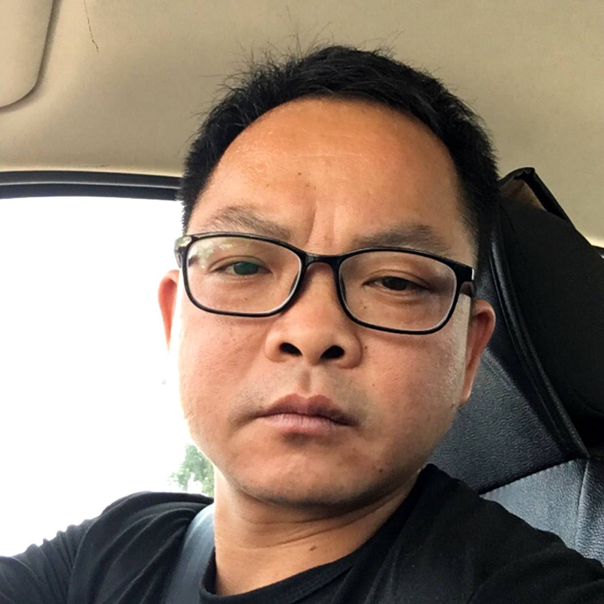 被伤透心的大叔的照片
