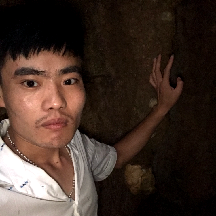 活泼笑醉梦的照片