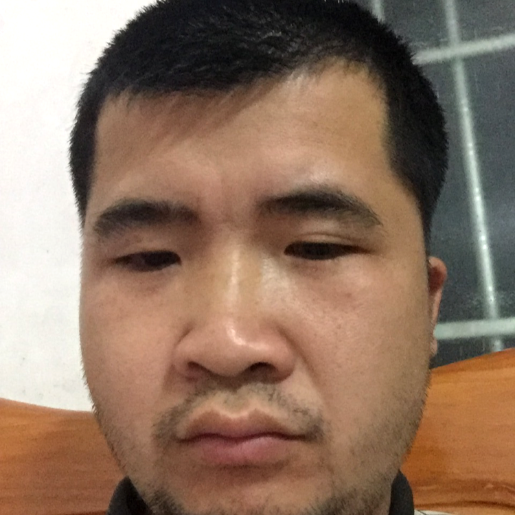 帆布鞋土豪的照片