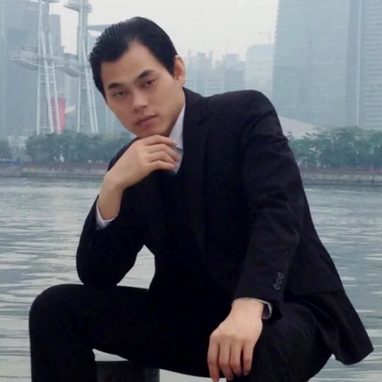 春媱尊敬的照片