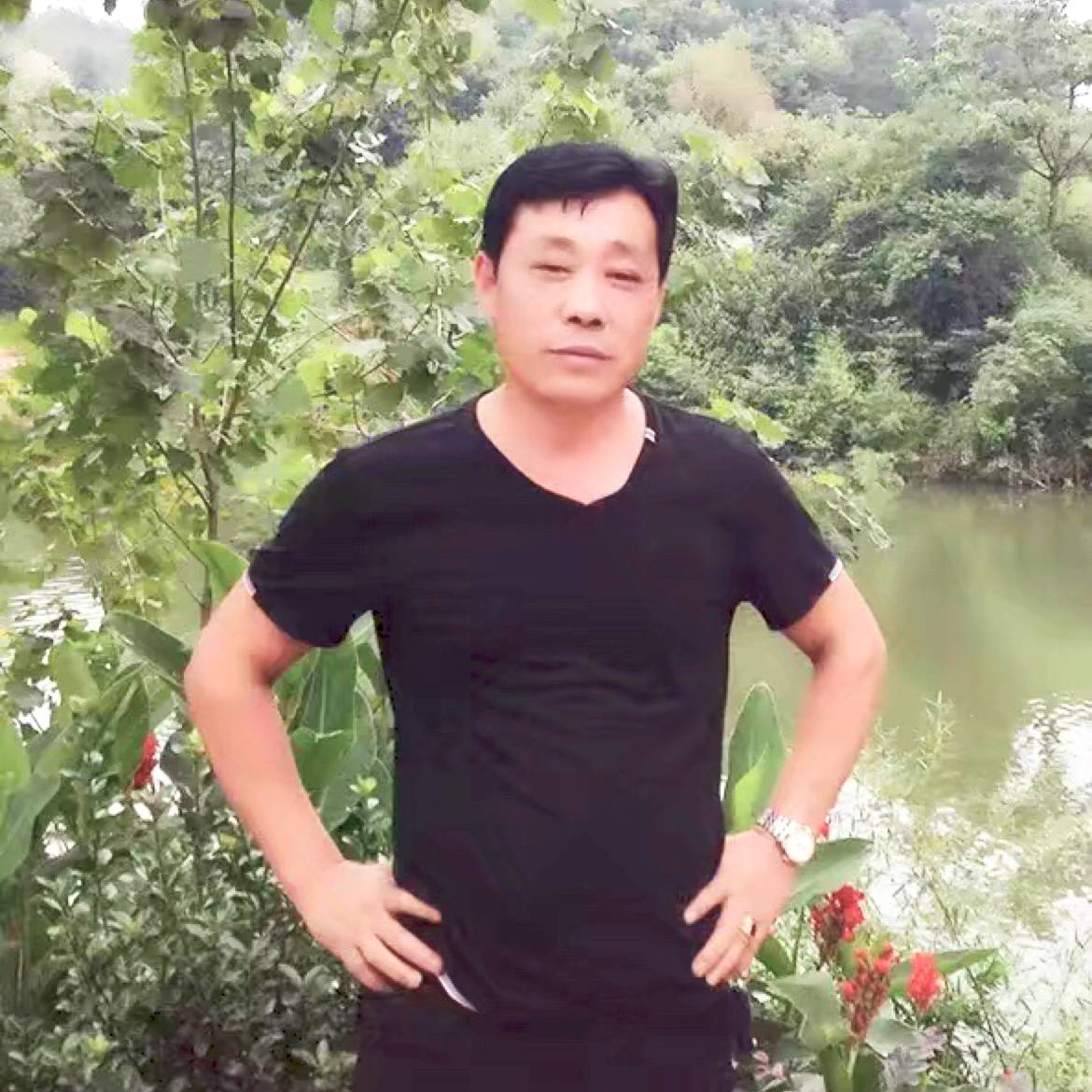 尘宵泪了虚幻的照片