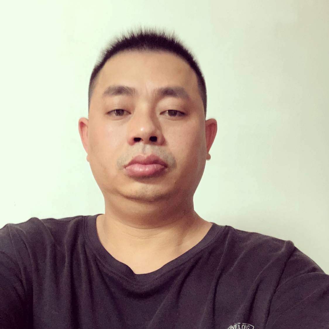 淡定那缱绻的照片