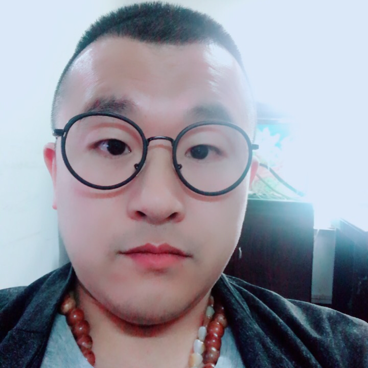 灰狼吃醋勤恳的照片