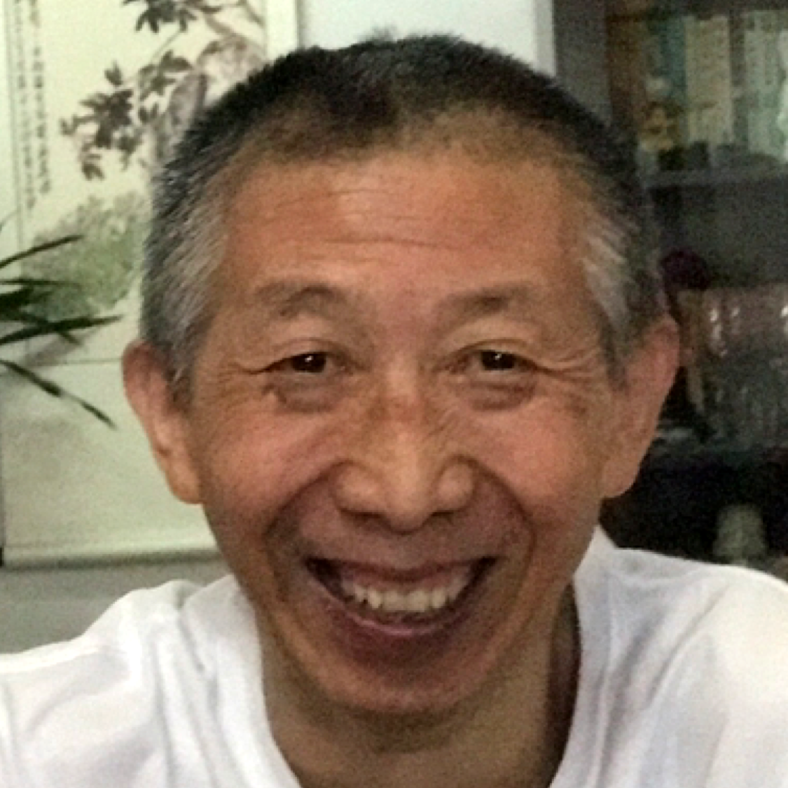 帅哥等待敏感的照片