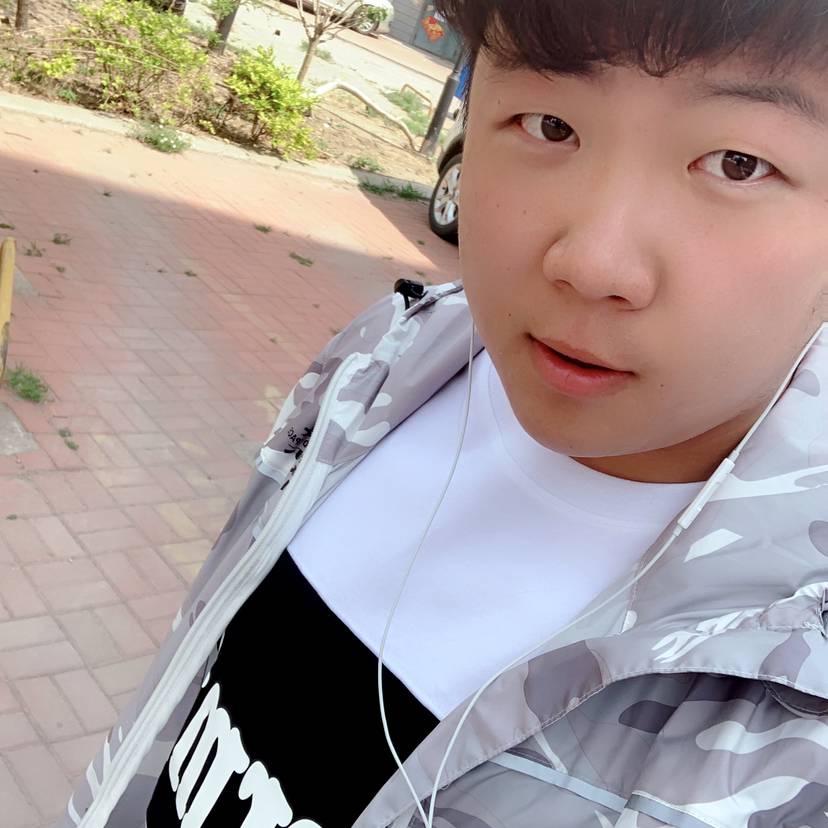 温柔挽手哑铃的照片