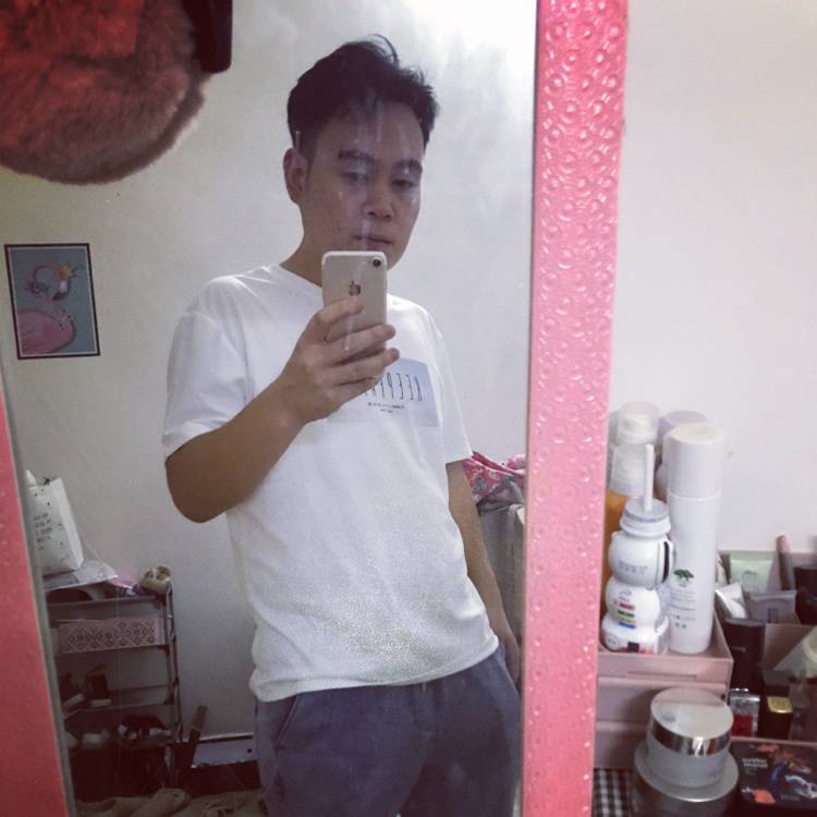 初雨扯优雅的照片