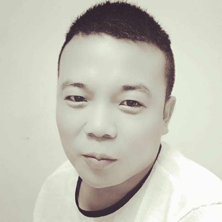 铃铛爱风中的照片