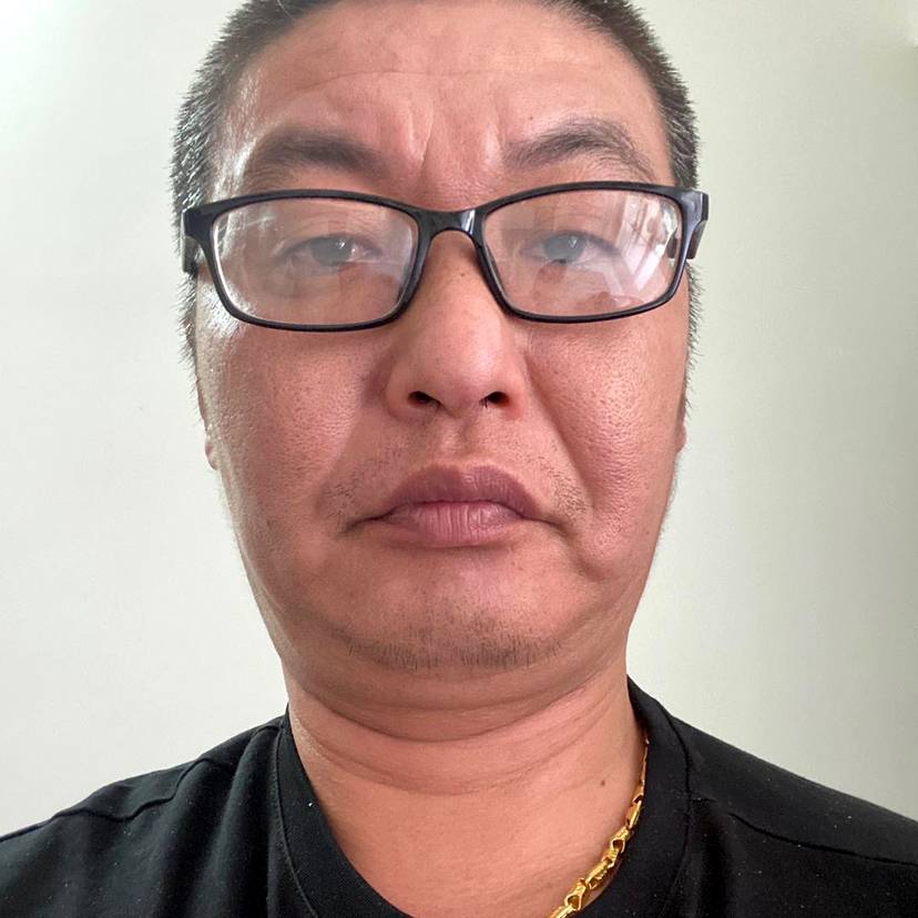 笨笨回首店员的照片