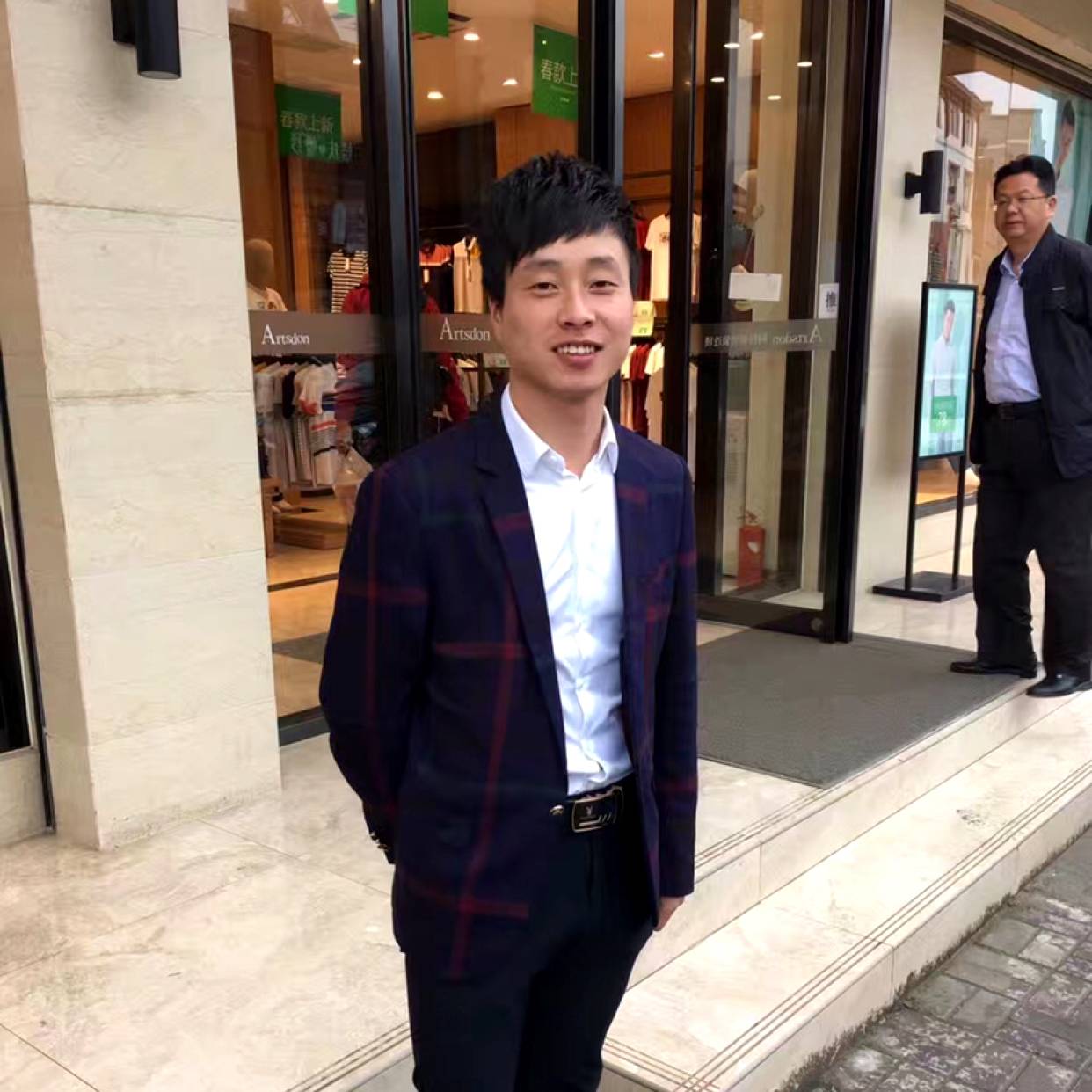 外套向瘦瘦的照片
