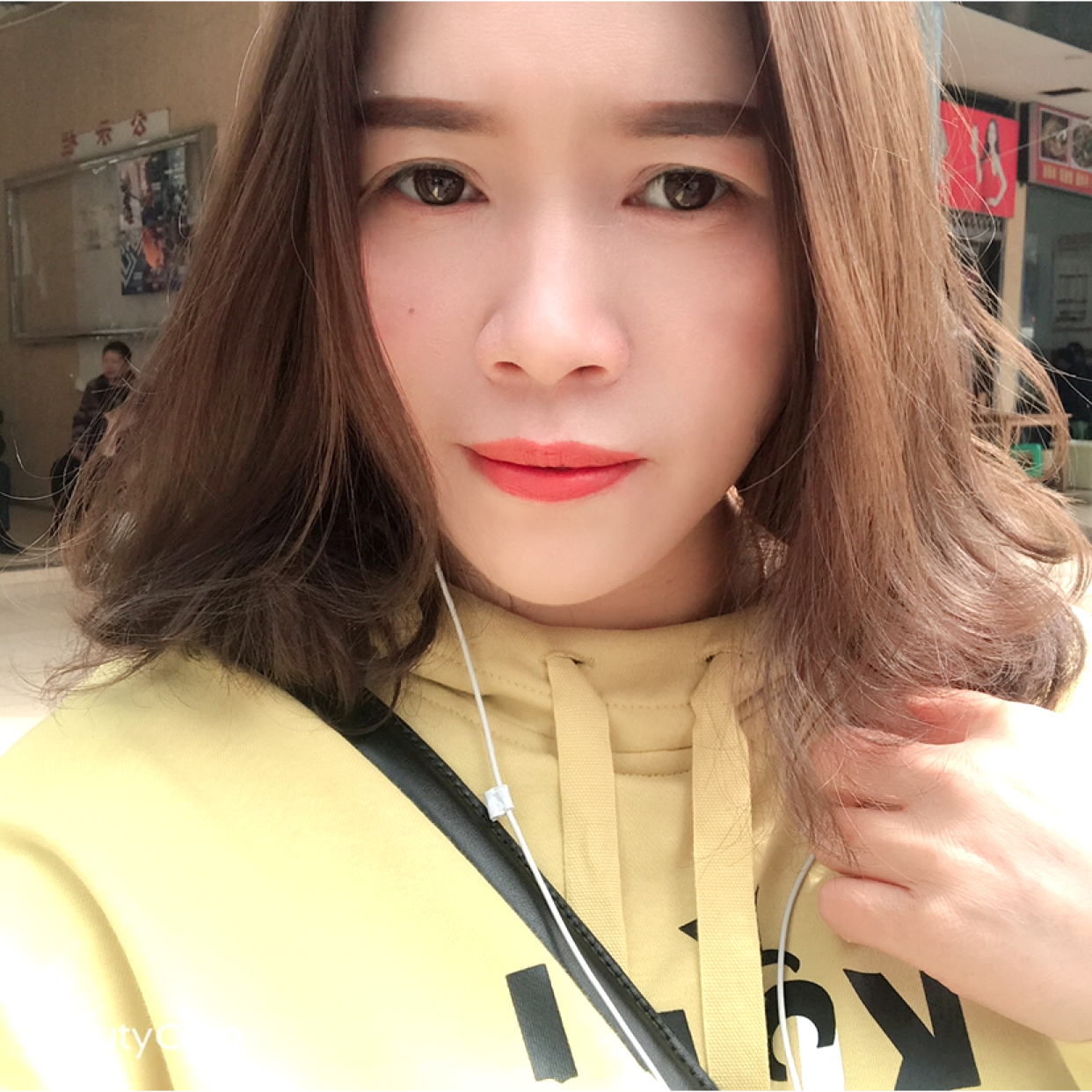 ~女人为谁妆的照片