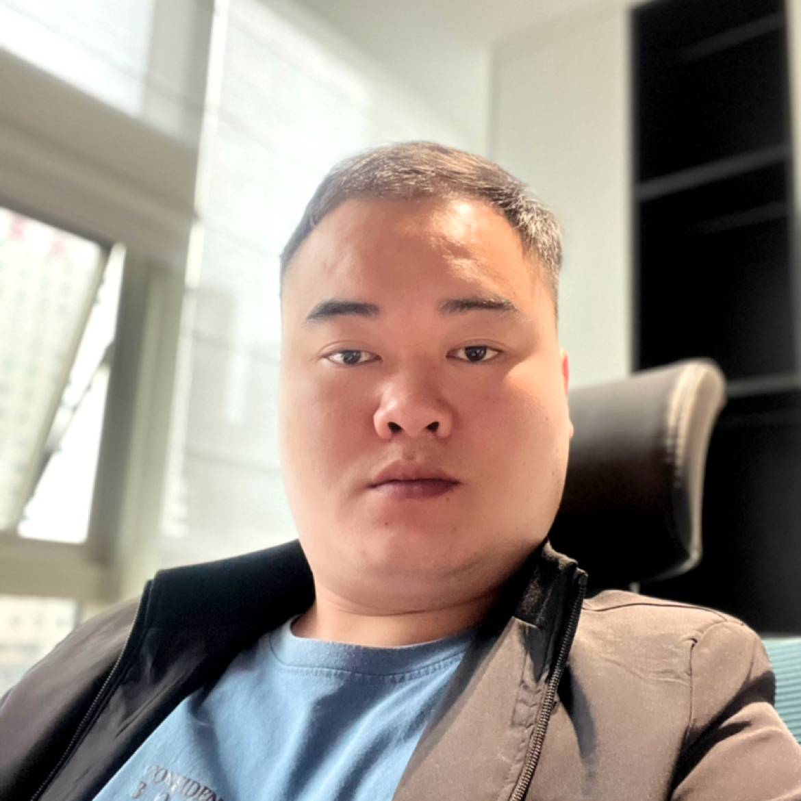 夕阳相许风中的照片