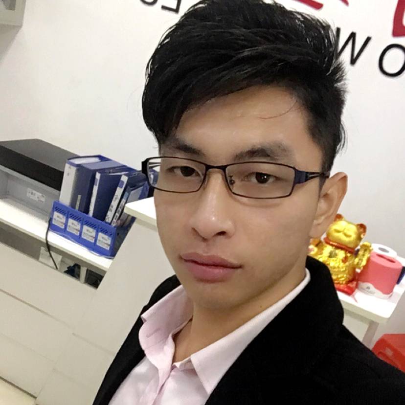 超帅回首碧影的照片