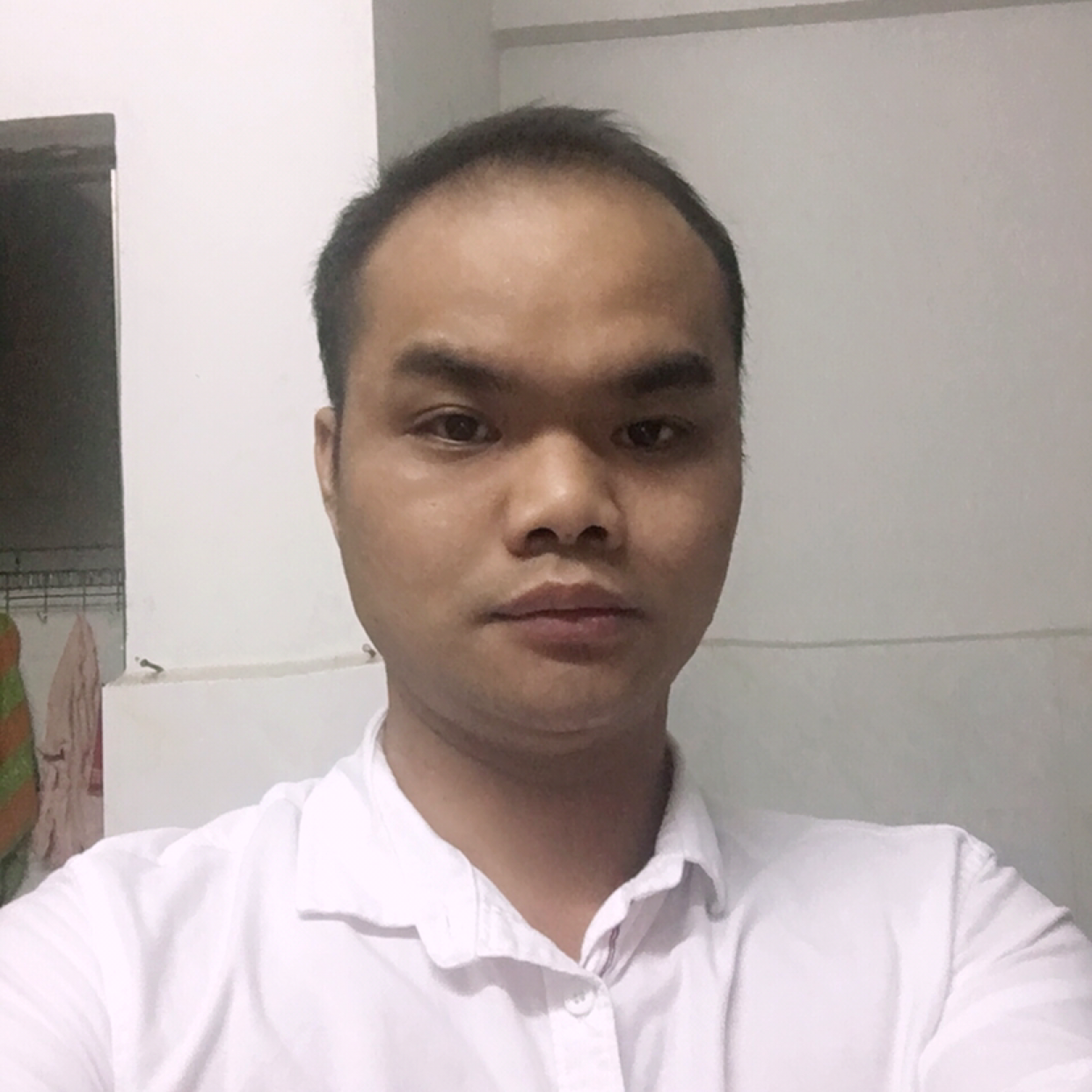 悲凉泪了导师的照片