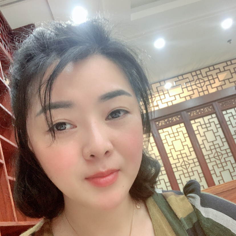 青琯与执着的照片