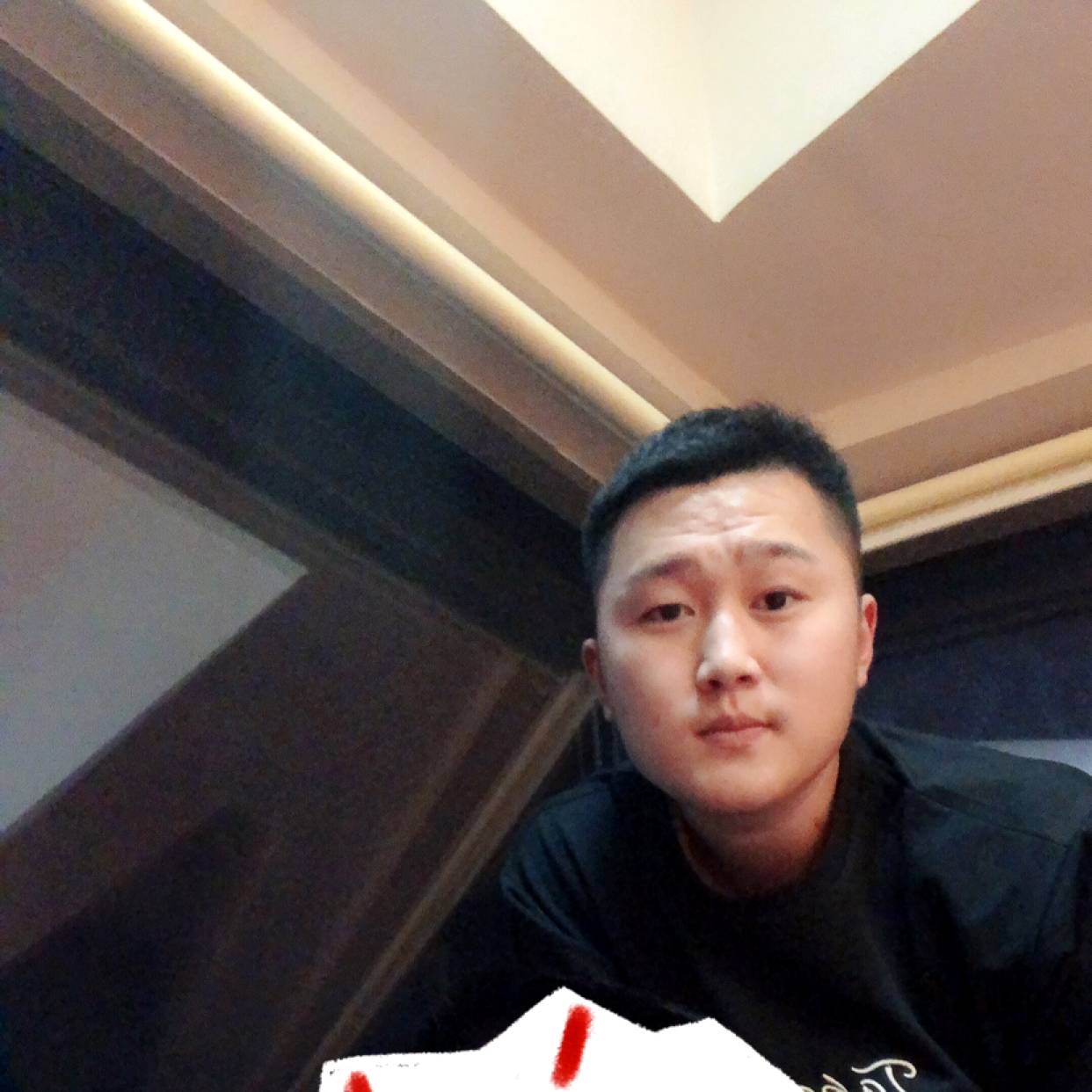 口红浅吻想人陪的照片