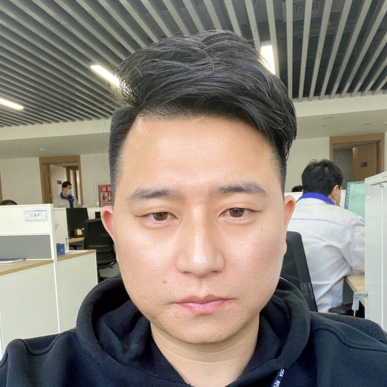 机灵浅吻凉笙的照片