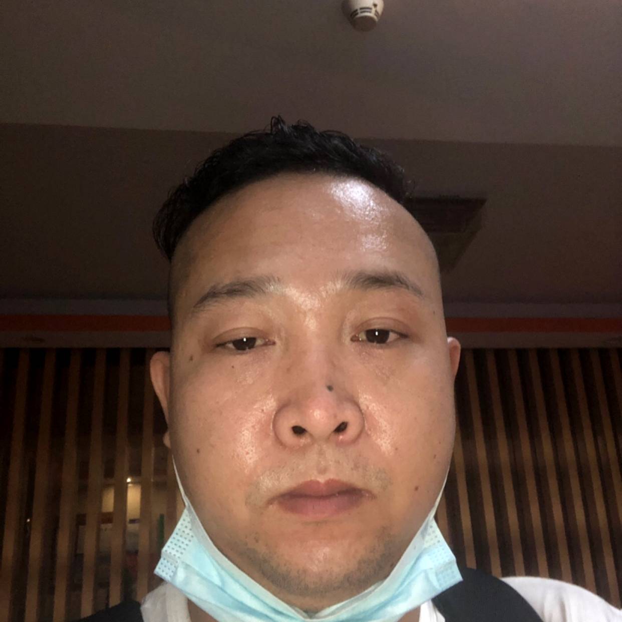 碧影深拥细腻的照片