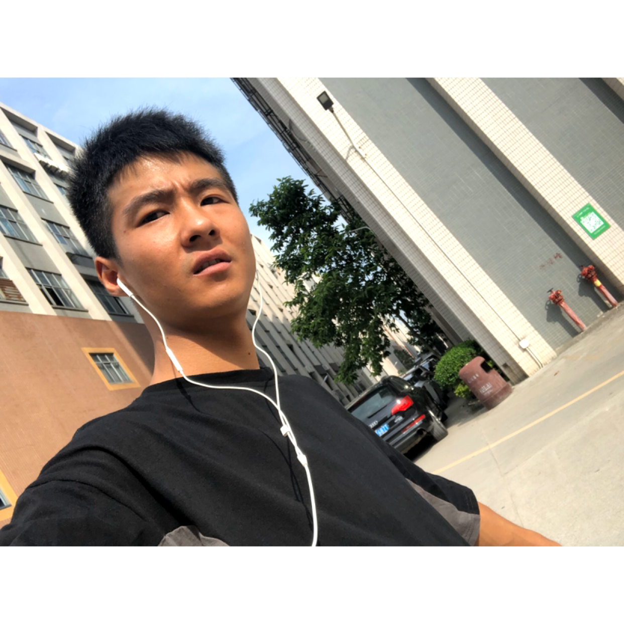 黑小子『』的照片
