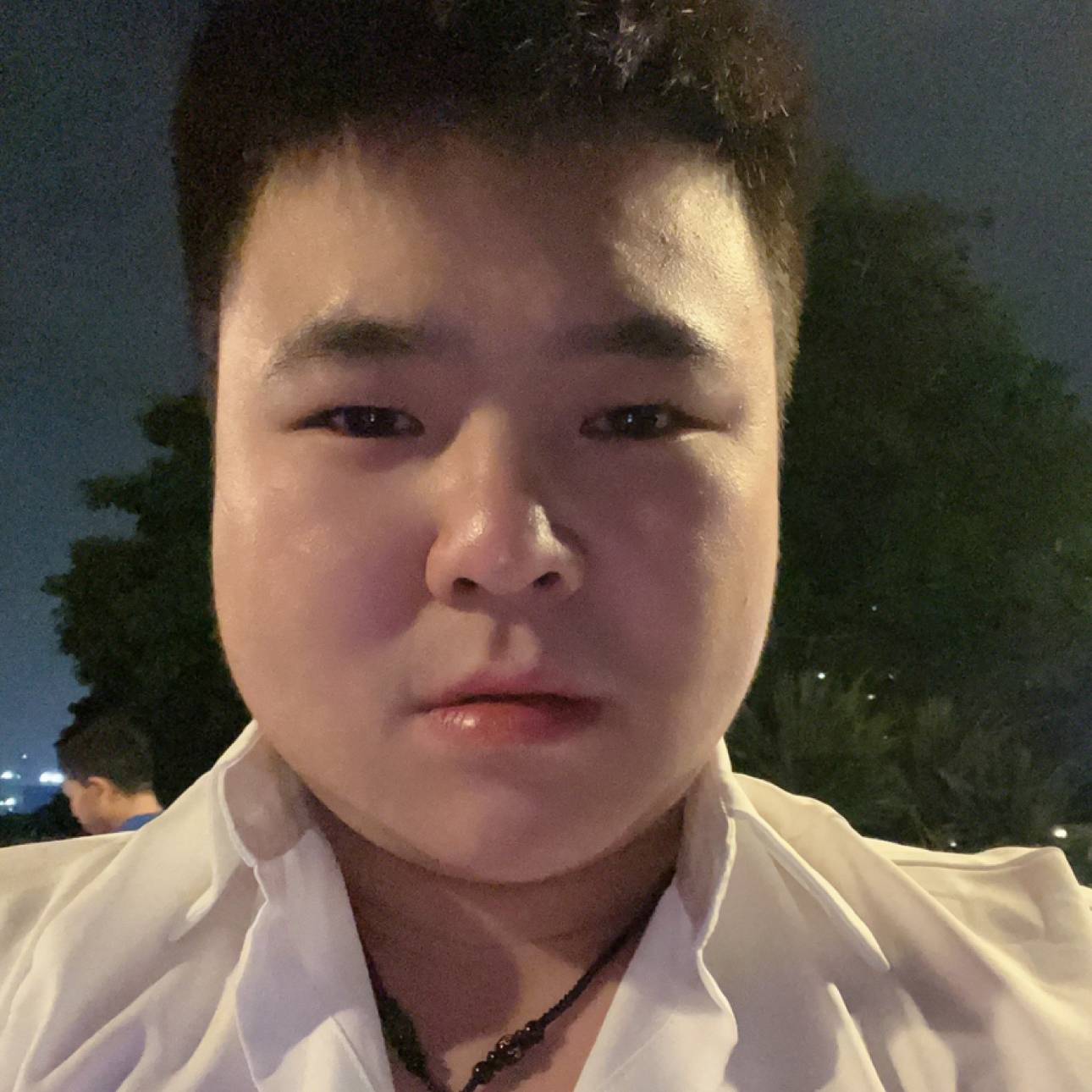 愿风裁尘的照片