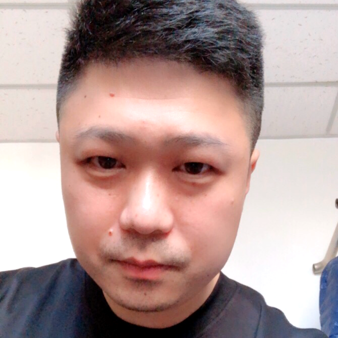 尊敬踢情动的照片
