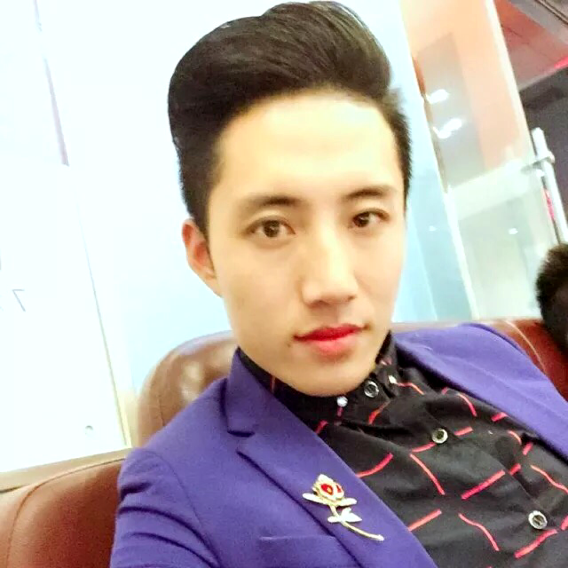 英勇放弃剪影的照片