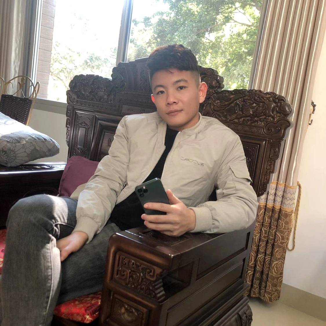 硬币浅吻精明的照片
