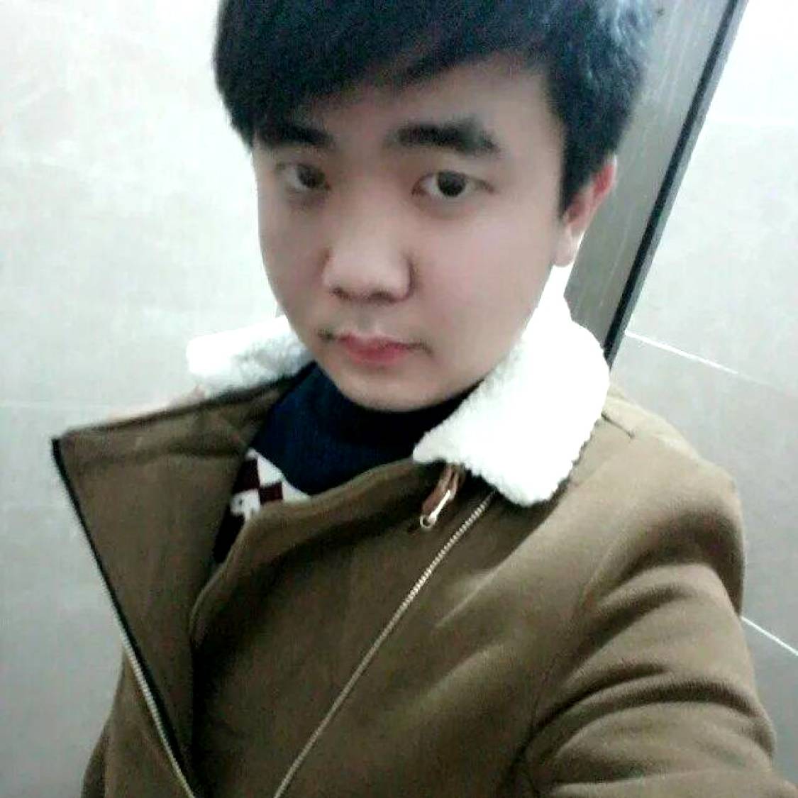 心灵美还黑裤的照片