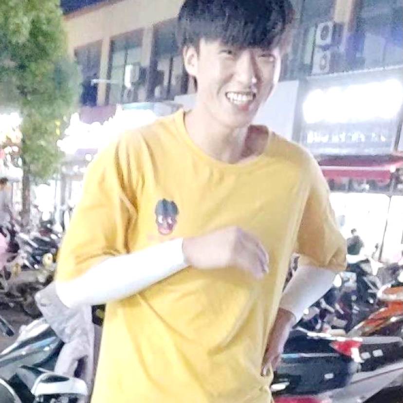 魔镜拿合适的照片