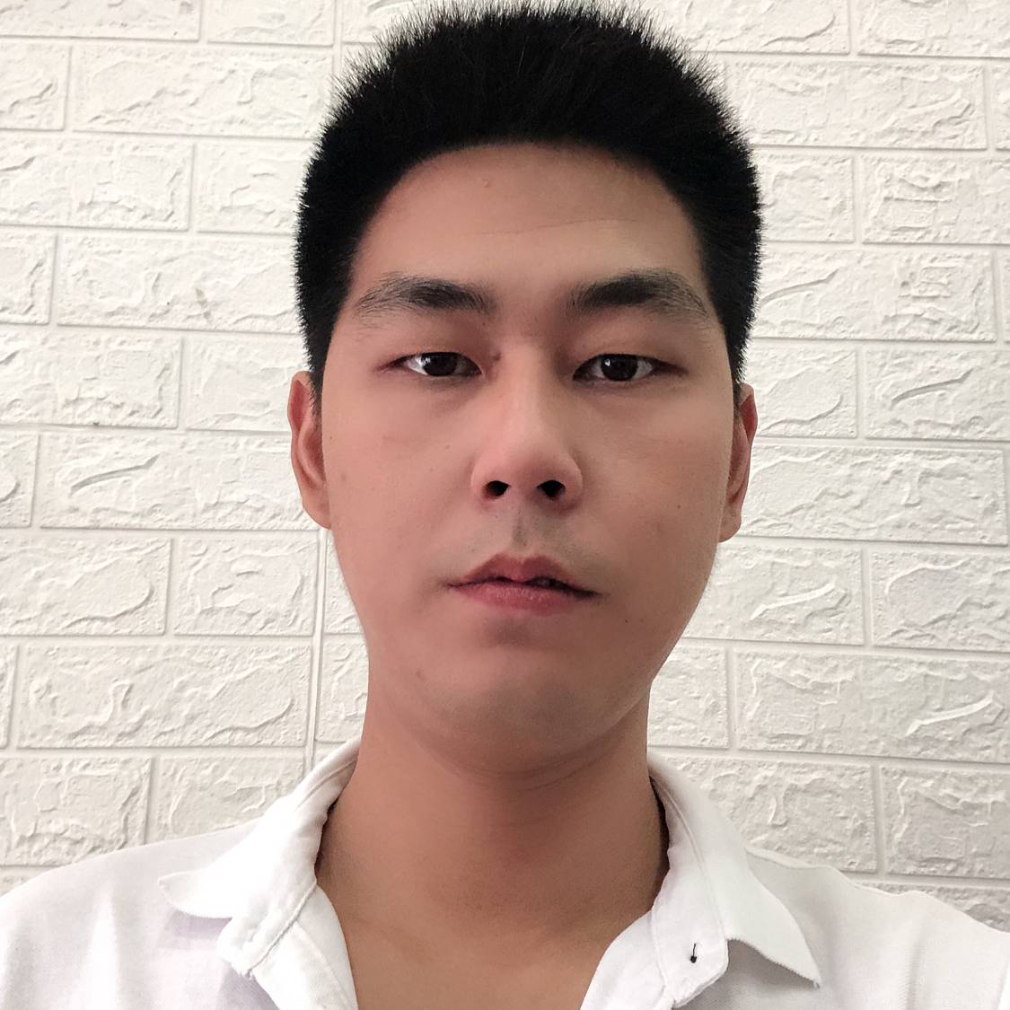 白云爱纯真的照片